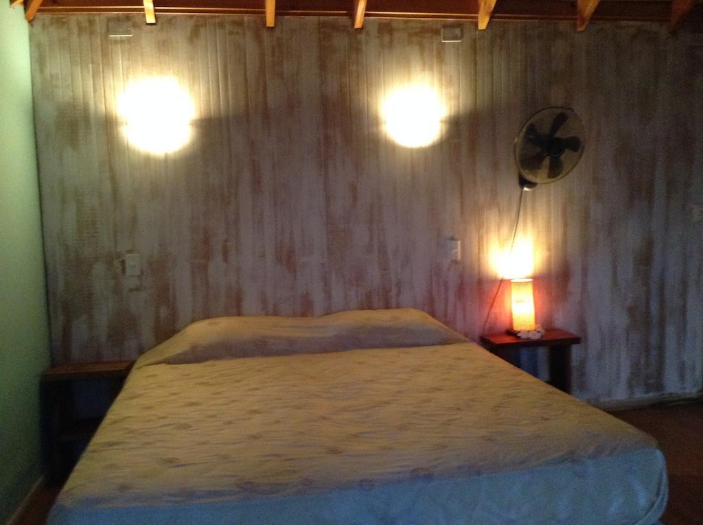 Mahia Hotel & Resto Hanga Roa Bilik gambar