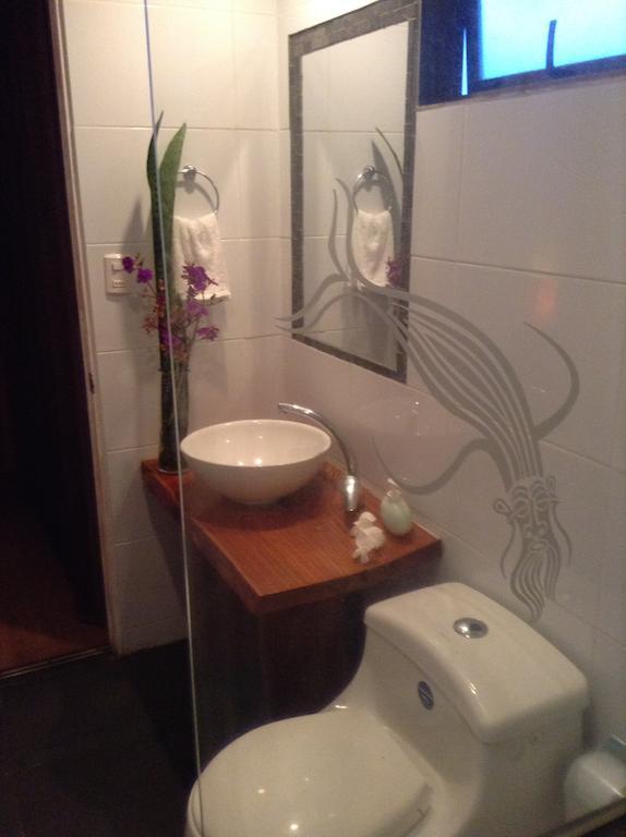 Mahia Hotel & Resto Hanga Roa Bilik gambar
